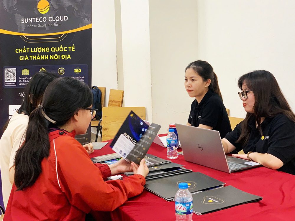 sunteco dong hanh cung le bao ve tot nghiep seee dai hoc bach khoa ha noi 3